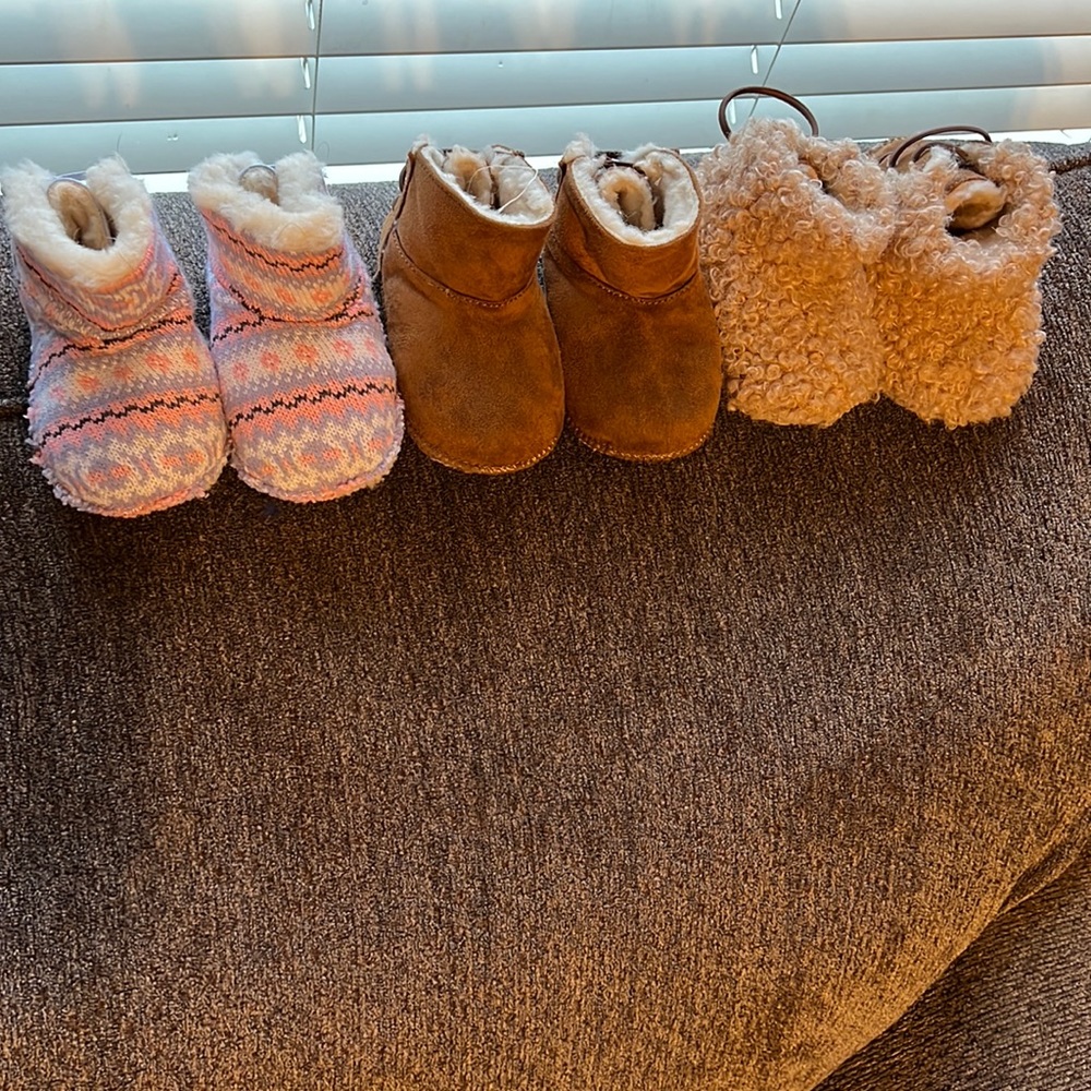 Bearpaw boots (3)